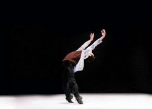 Imagem do espetáculo "Impromptu", da Cia Cisne Negro (1997)